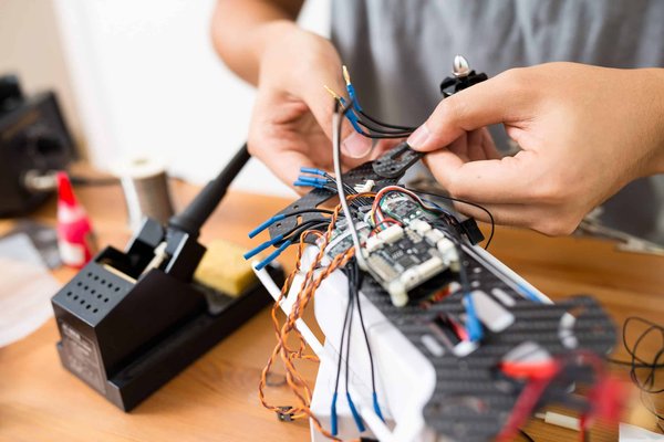 Comment les drones sont-ils utilisés pour la surveillance environnementale et la conservation de la faune ?